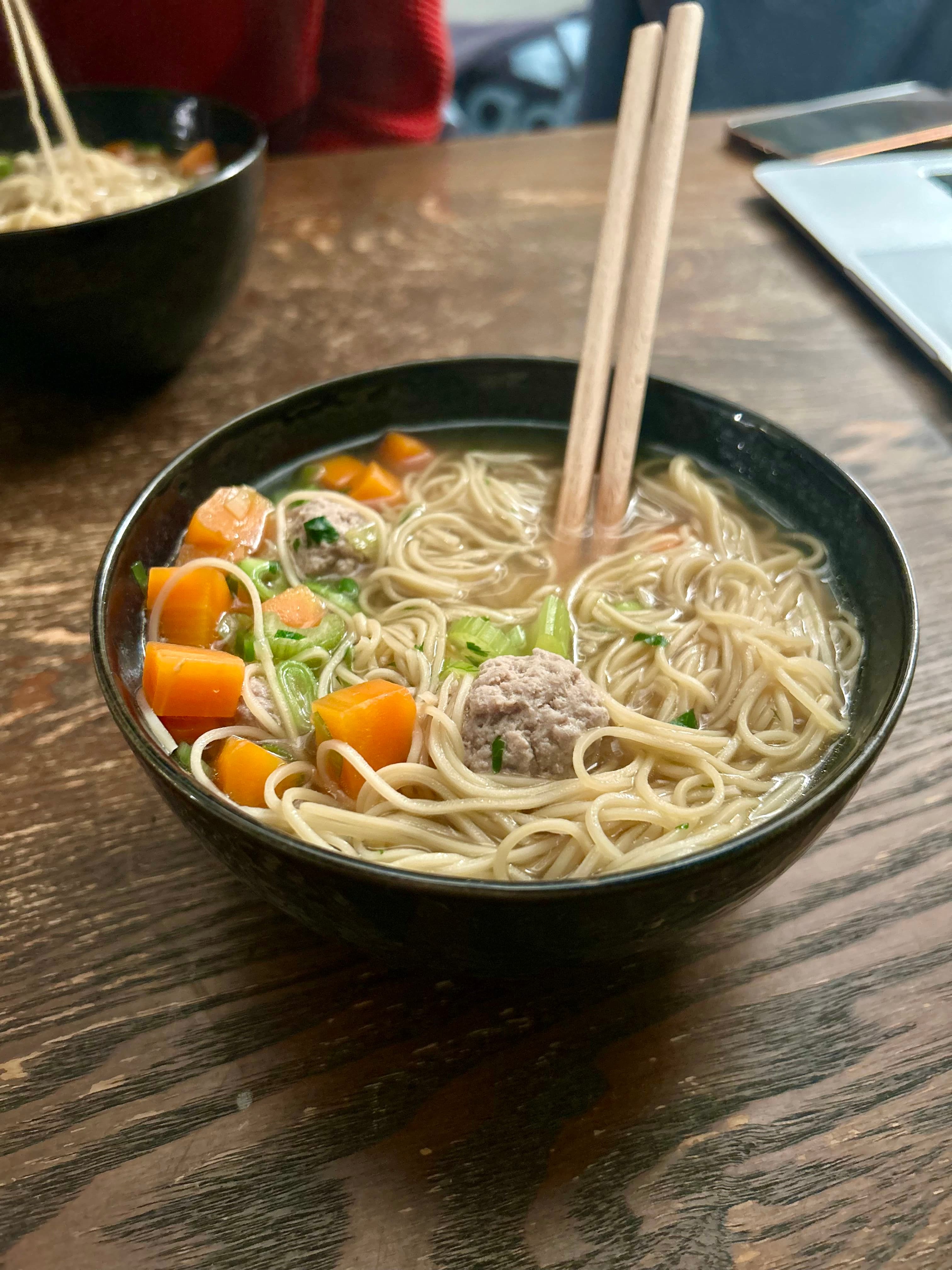 Soupe aux boulettes de porc image 1